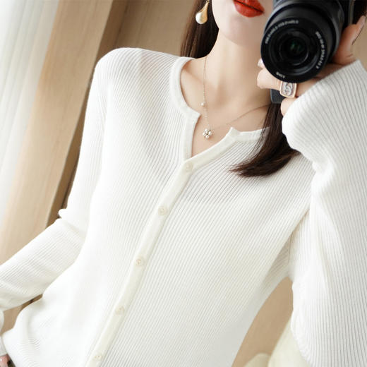 QHJY-JYCT2282小V圆领开衫秋季新款韩版打底衫抽条修身内搭外穿针织衫毛衣外套 商品图4