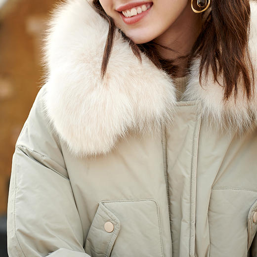 @欧芮儿2019冬季羽绒服女短款连帽带毛领米白色白鸭绒 商品图2