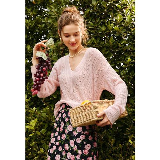 欧芮儿V领套头针织衫女秋冬2021年新款宽松显瘦慵懒时尚粉色毛衣 商品图4