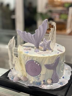 鱼尾配件奶油蛋糕