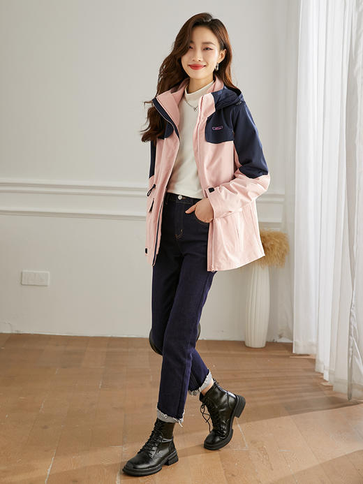 【1件77折】熙世界三合一冲锋衣加绒工装户外防风派克服外套女2024秋冬季新款 商品图4