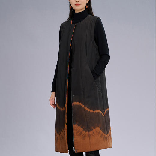 TANGY Collection/天意精品2022年秋冬新品念川系列扎染棉衣马甲 商品图4