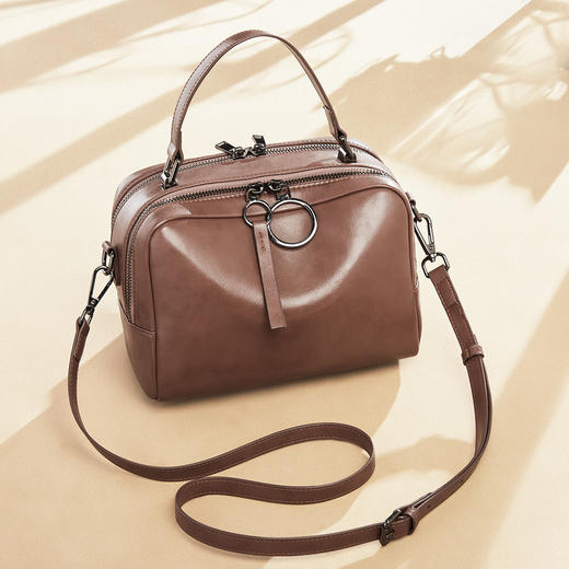 【直播秒杀】Safiya/索菲娅牛皮2022新款枕头包单肩包包女斜挎包手提女包 SF9135014Y 商品图1