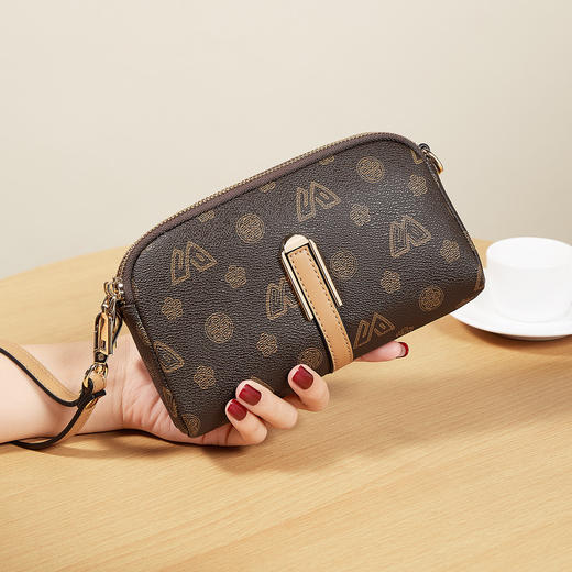 【立减30元】Safiya/索菲娅2022新款印花手机包百搭单肩包女式斜挎包女包 SF9158024Y 商品图2