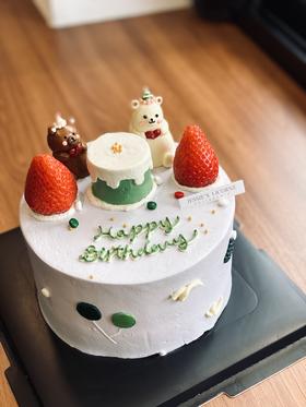 可爱小熊奶油蛋糕