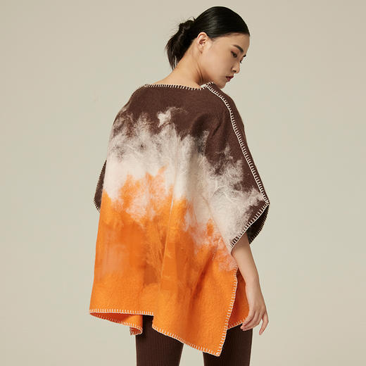 纯羊绒披肩女秋冬轻奢防风保暖围巾百搭桑蚕丝毛毡斗篷 SJF94W268W 商品图4