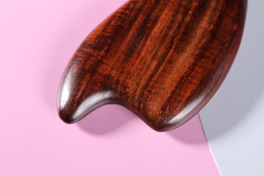 LP0111-2°飞鸟型大红酸枝素刮痧板 商品图2