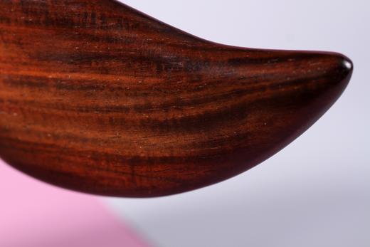 LP0111-2°飞鸟型大红酸枝素刮痧板 商品图3