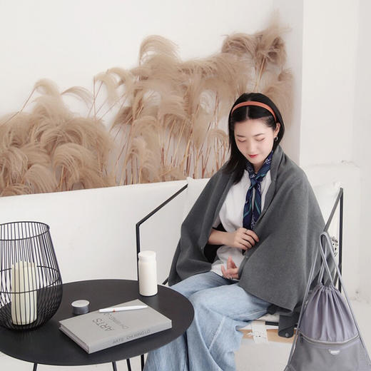 又见美物  空气绒旅行披肩 商品图3