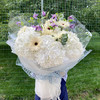 白色绣球混搭花束 商品缩略图0
