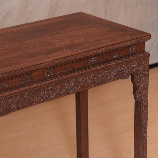 清 红木束腰马蹄腿西番莲纹条桌 商品图1