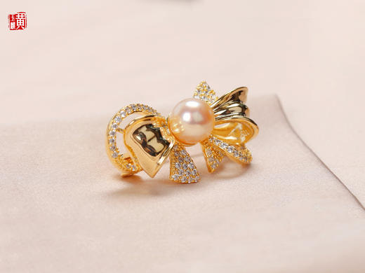 [ 梦幻蝶姬 ] Akoya羽皇金珍珠胸针 商品图2