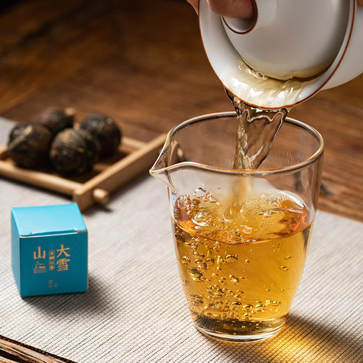 曦白云南白茶【大雪山古树龙珠】100克/盒（20颗）2022年 商品图4