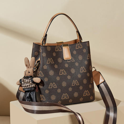 【立减30元】Safiya/索菲娅包包2022新款印花水桶包单肩包女斜挎包手提女包 SF9140020Y 商品图2