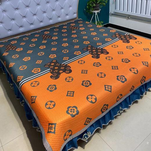 【三层加厚】四季床盖榻榻米双面不掉色裸睡亲肤多用途床盖学生宿舍床单床垫褥子绗缝防滑床盖可机洗 商品图12