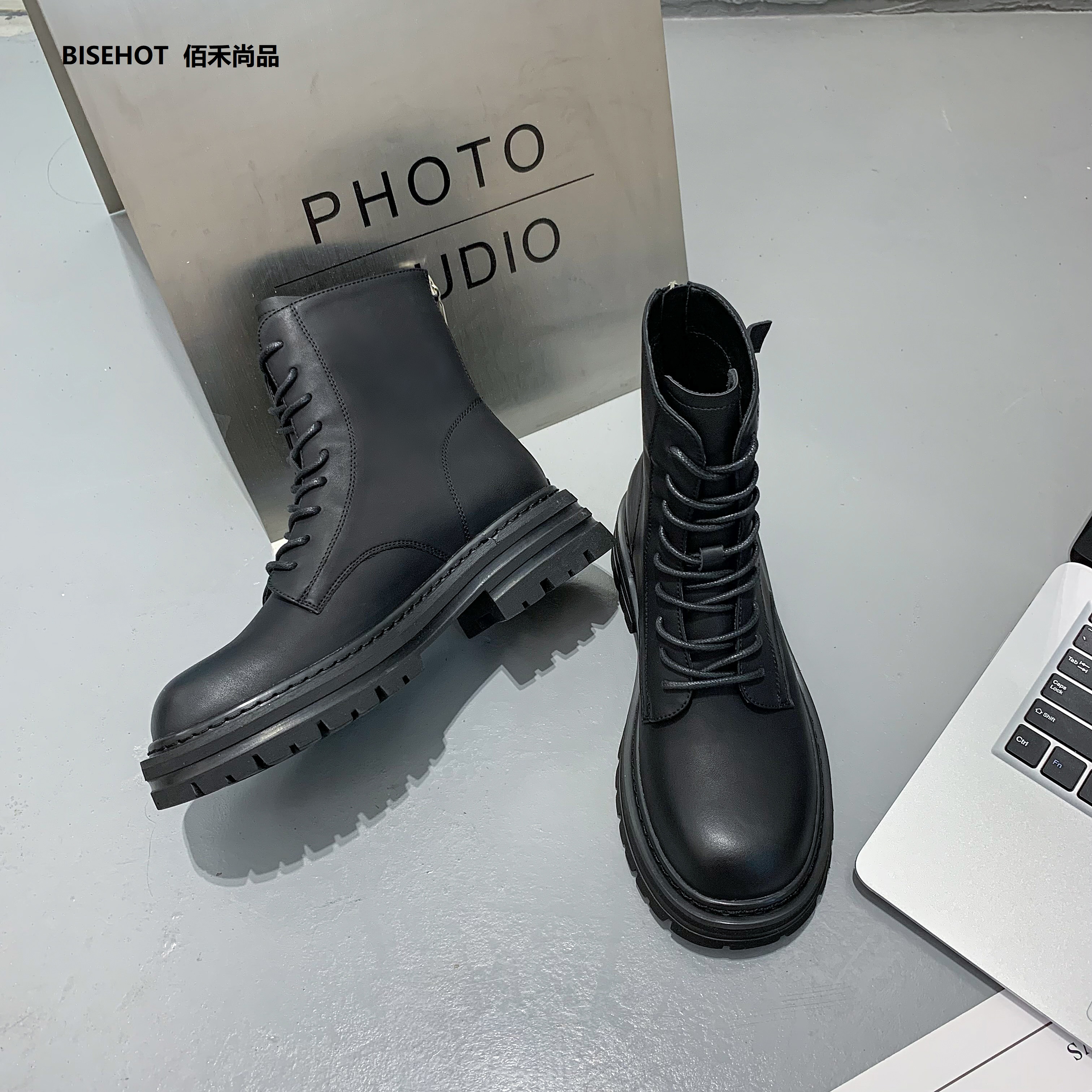 新品冬季加绒百搭舒适厚底马丁靴798B25560