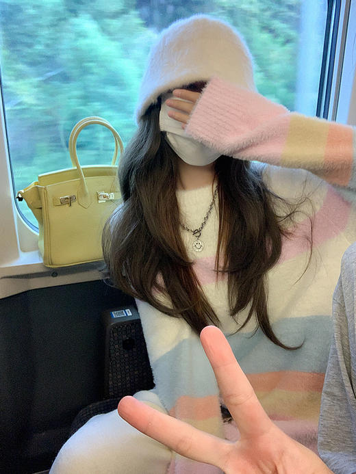 <曾小咸推荐> 【彩虹甜心美眉】蓝条毛衣 商品图0