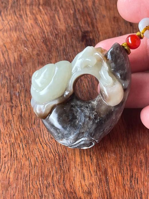 黑沁籽料白玉巧色蝸牛型吊坠，顺丰包邮 商品图4