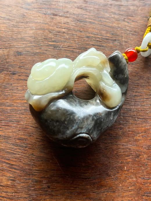 黑沁籽料白玉巧色蝸牛型吊坠，顺丰包邮 商品图3