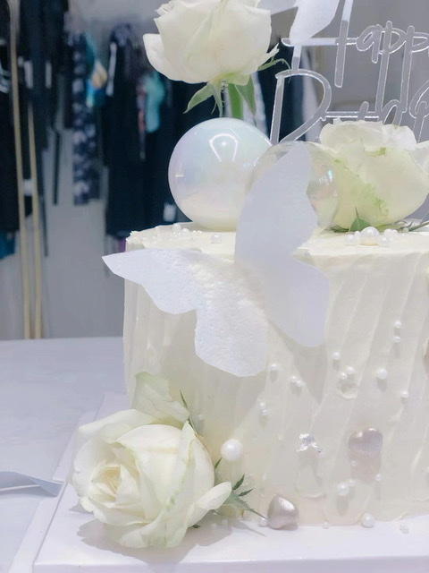 纯洁浪漫白玫瑰 一鲜奶动物奶油蛋糕 商品图1