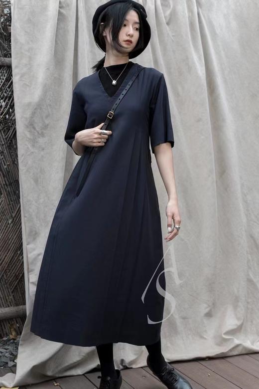 Margaret Howell  午夜蓝v领褶裥短袖连衣裙 商品图0