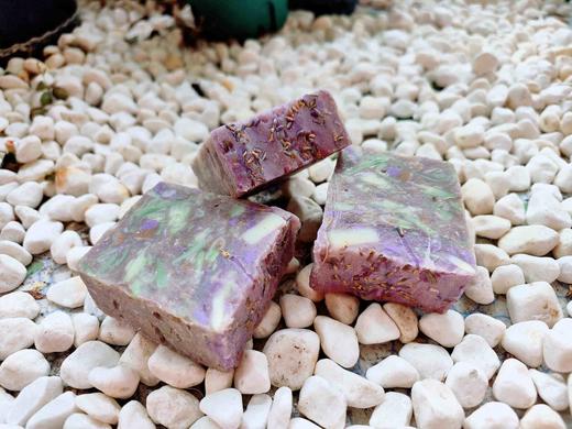 【纯妧手工坊】玫瑰研磨皂～甜心/玫瑰之约/沁人茶香/完美邂逅/沐浴森林香水沐浴皂～汉方中药皂～鹅梨帐中香皂～腊梅～檀香～单个装/三个特惠装100g每个 商品图6