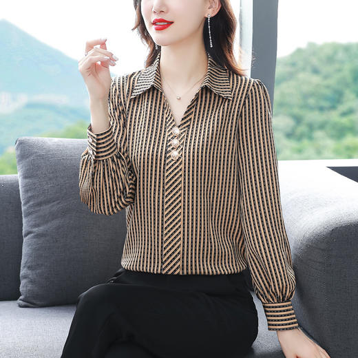 仿真丝衬条纹V领遮肚子衬衣KQL-C18T542 商品图3