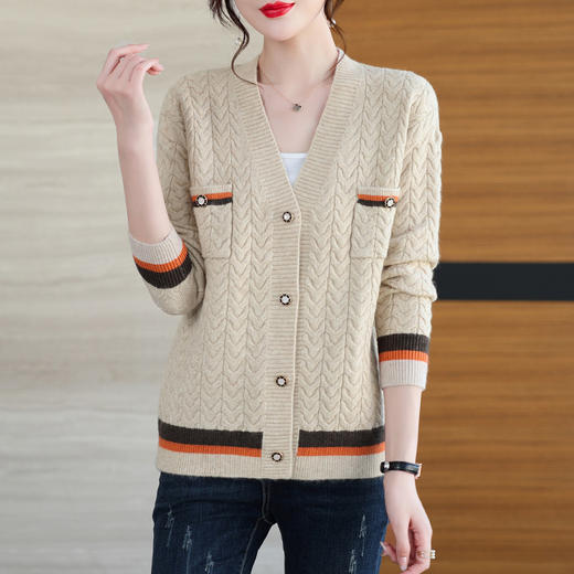 V领麻花毛衣开衫针织外搭二八月外套CC-Q8025 商品图1