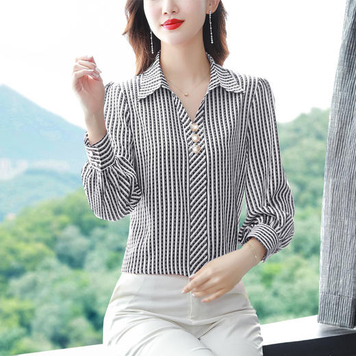 仿真丝衬条纹V领遮肚子衬衣KQL-C18T542 商品图2