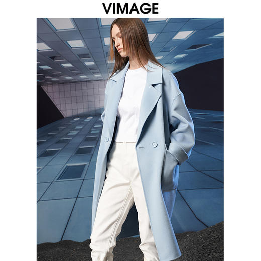  VIMAGE纬漫纪冬季新款保暖绵羊毛中长款外套大衣V1814424 商品图3