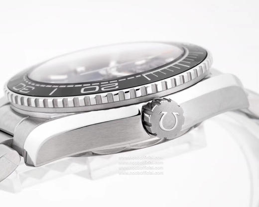 新品：全新海马600米 中号 中号 中号 43.5 mm 陶瓷面 上市啦！
1: 全新升级陶瓷面，不再是普通铜板面。陶瓷面光亮平滑～
2: 尺寸 43.5 mm 不再纠结太大或太小 适合亚洲人尺寸！ 商品图4