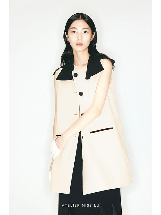 【蒂凡尼的早餐】异形撞色大翻领H形马甲连衣裙/2300001 商品图0