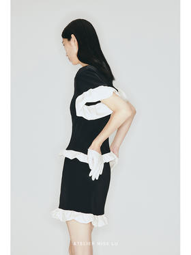 【半熟少女】云朵花边拼接U形马蹄领上衣/23004