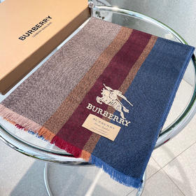 秋季特惠💰300 巴宝莉男士围巾 爆款 专柜同步 经典设计 若隐若现的标志