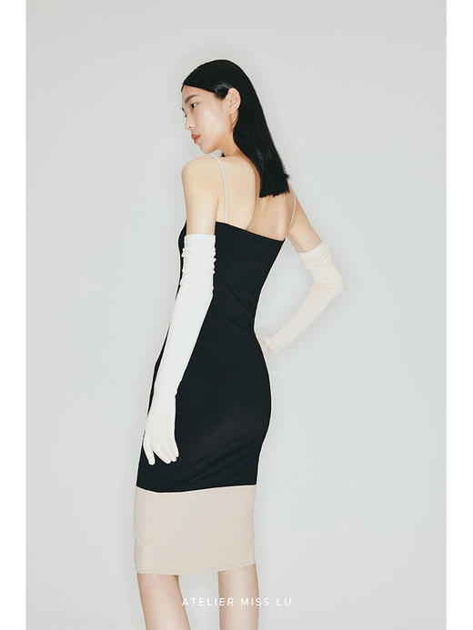 【猫女】撞色拼接弧形领假两件弹力修身吊带针织连衣裙/23000016 商品图3