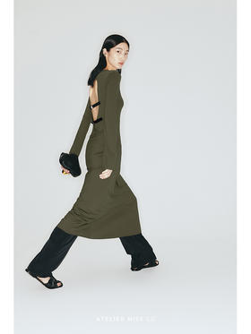 【沙漠狂花】露背环保皮带装饰弹力针织连衣裙/23000012B