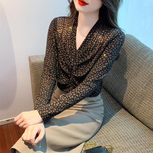 高贵气质长袖亮丝V领打底衫女百搭洋气T恤小衫KQL-323H2966 商品图1