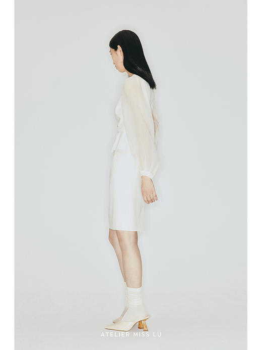 【日光之下】腰部立体荷叶边设计廓形纱袖V领修身连衣裙/2300006B 商品图2