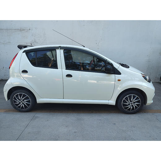 比亚迪 F0 1.0L AMT 铉酷型 【长租-深圳】 商品图3