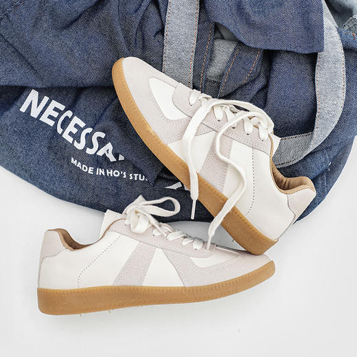 （建议拍大一码）【男女皆可 脚感逆天】德训鞋 大方又简约 百搭且永不过时 柔软的“踩屎感” 不挑脚型 商品图3