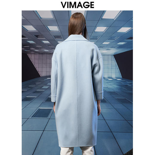  VIMAGE纬漫纪冬季新款保暖绵羊毛中长款外套大衣V1814424 商品图4