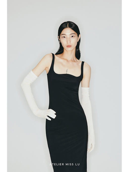 【微波】水流领弹力修身吊带针织连衣裙/23000015 商品图0