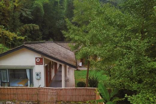 【彭州-308号院】3房独栋包院，田园风院子，超大草坪，临溪，还带地暖 SLXY 商品图1