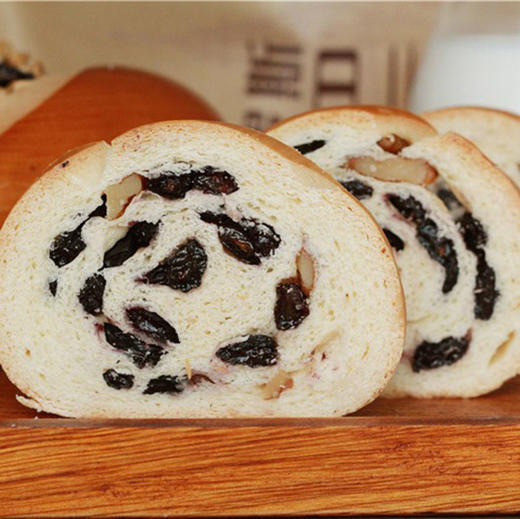 【东方好物】风味果仁大列巴 核桃仁葡萄干黑白麦味 早餐营养面包 500g/根 商品图2