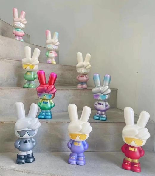 栾佳齐《Mr.V 威威兔》399版 商品图0