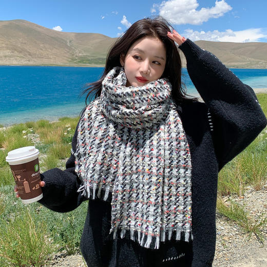 2022秋冬小香风千鸟格仿羊绒围巾女韩版百搭格子披肩流苏保暖围脖 商品图3