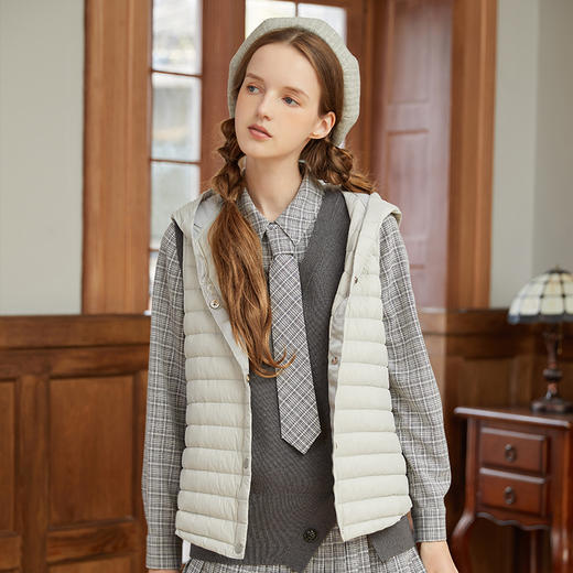 famecoco范可儿连帽羽绒马甲女秋冬轻薄宽松外穿坎肩外套F228CS001 商品图1