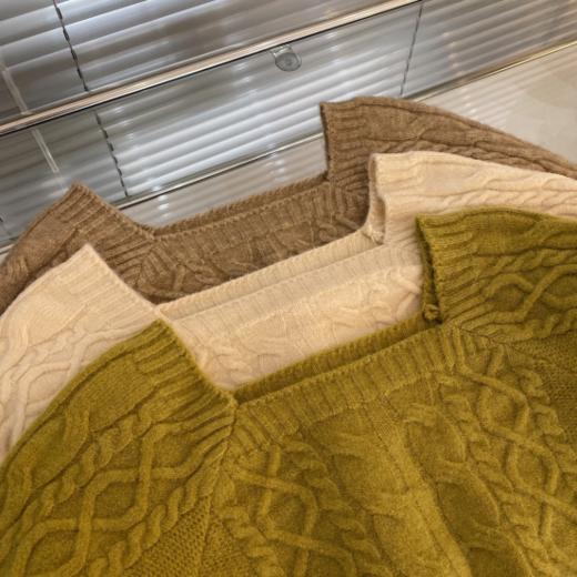 【轻盈舒适】岚可可法式复古麻花大方领针织衫 商品图4