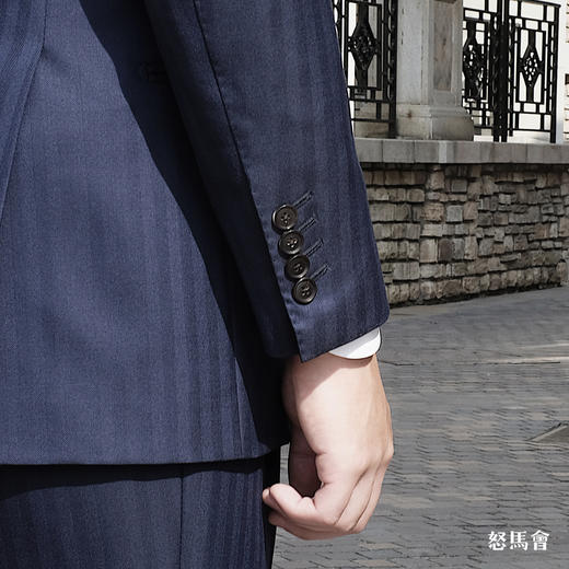 Stylbiella Knight 澳洲美丽诺羊毛360克高克重藏蓝色人字纹全麻衬套装 商品图9