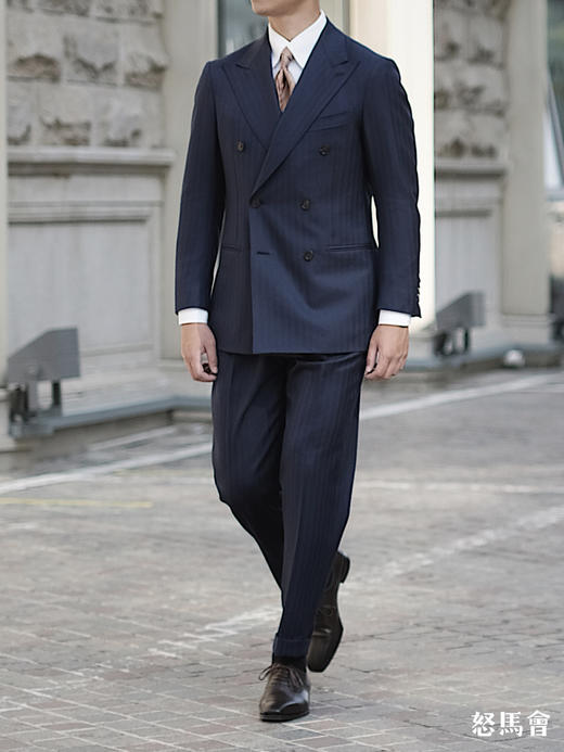 Stylbiella Knight 澳洲美丽诺羊毛360克高克重藏蓝色人字纹全麻衬套装 商品图3